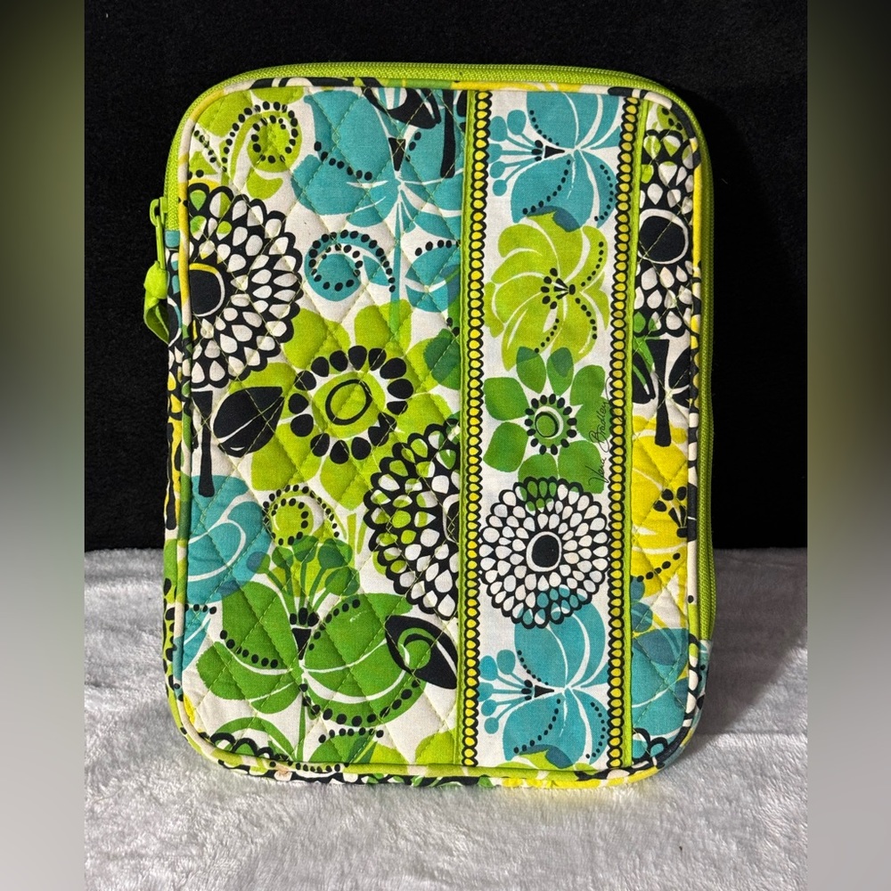 Vera Bradley Lime's Up e-reader/tablet Sleeve Green Yellow Blue Zippered Pouch